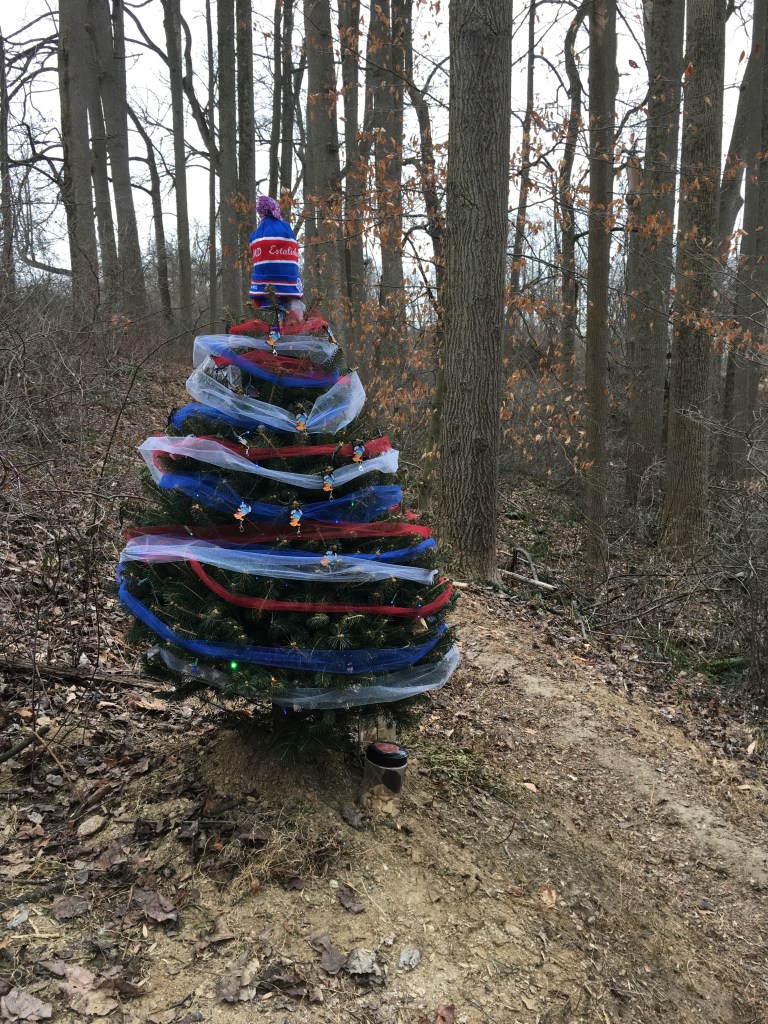 PHUNT-decorated Christmas tree along the course. 